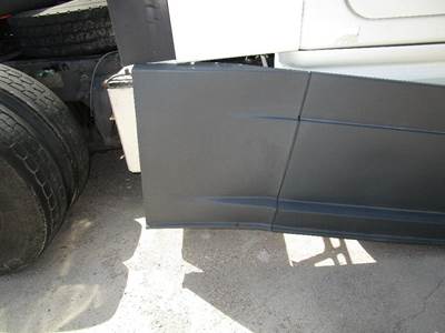 Freightliner Cascadia Right Fairing for a Freightliner CASCADIA 125