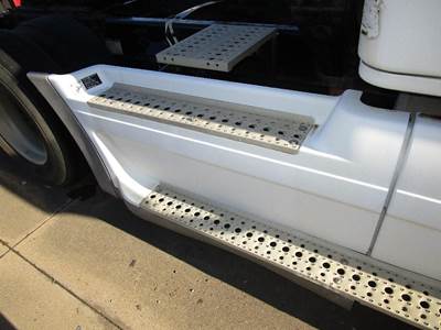 Freightliner Cascadia Right Fairing for a Freightliner CASCADIA 125