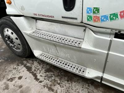 Freightliner Cascadia Left Fairing for a Freightliner CASCADIA 125