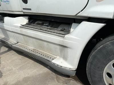 Freightliner Cascadia Right Fairing for a Freightliner CASCADIA 125