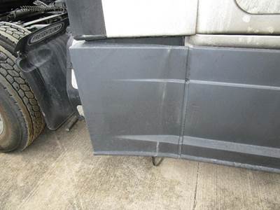 Freightliner Cascadia Right Fairing for a Freightliner CASCADIA 125