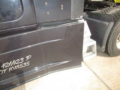 Freightliner Cascadia Left Fairing for a Freightliner CASCADIA 125