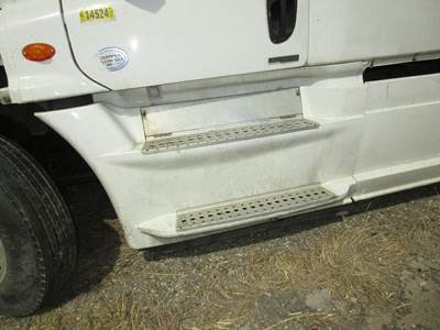 Freightliner Cascadia Left Fairing for a Freightliner CASCADIA 125