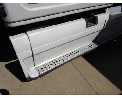 Freightliner Cascadia Right Fairing for a Freightliner CASCADIA 125
