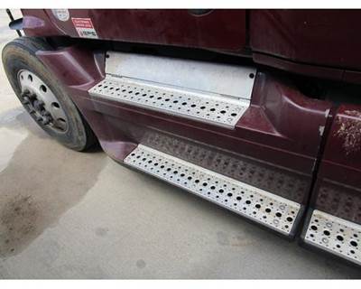 Freightliner Cascadia Left Fairing for a Freightliner CASCADIA 125
