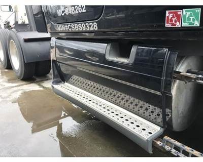Freightliner Cascadia Right Fairing for a Freightliner CASCADIA 125