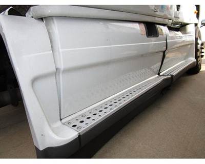 Freightliner Cascadia Right Fairing for a Freightliner CASCADIA 125