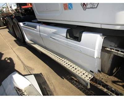 Freightliner Cascadia Right Fairing for a Freightliner CASCADIA 125