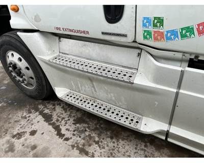 Freightliner Cascadia Left Fairing for a Freightliner CASCADIA 125