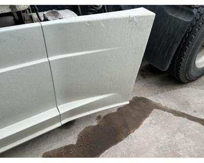 Freightliner Cascadia Left Fairing for a Freightliner CASCADIA 125