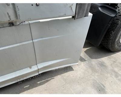 Freightliner Cascadia Left Fairing for a Freightliner CASCADIA 125
