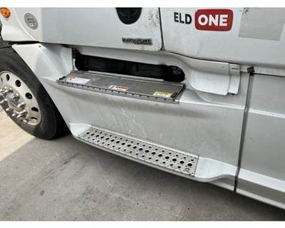 Freightliner Cascadia Left Fairing for a Freightliner CASCADIA 125