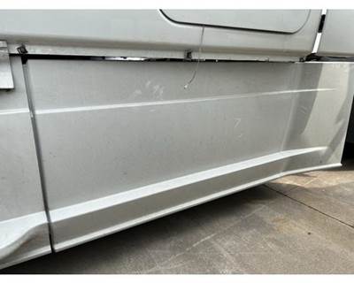 Freightliner Cascadia Left Fairing for a Freightliner CASCADIA 125