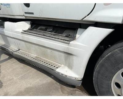 Freightliner Cascadia Right Fairing for a Freightliner CASCADIA 125