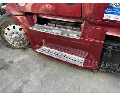 Freightliner Cascadia Left Fairing for a Freightliner CASCADIA 126
