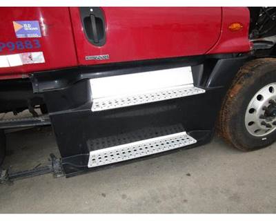 Freightliner Cascadia Right Fairing for a Freightliner CASCADIA 125