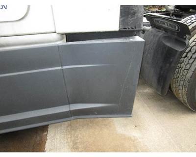 Freightliner Cascadia Left Fairing for a Freightliner CASCADIA 125