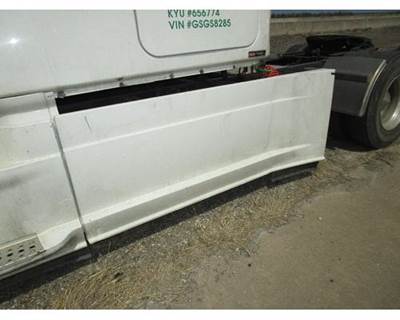 Freightliner Cascadia Left Fairing for a Freightliner CASCADIA 125