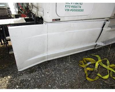 Freightliner Cascadia Right Fairing for a Freightliner CASCADIA 125