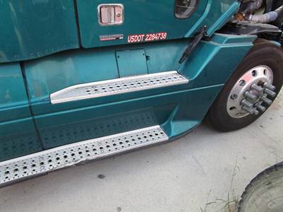 Freightliner Columbia Right Fairing for a Freightliner COLUMBIA 120