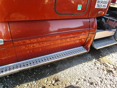 Freightliner Columbia Left Fairing for a Freightliner COLUMBIA 120