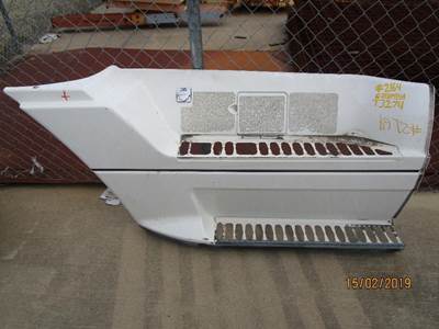 Freightliner Columbia Fairing for a Freightliner COLUMBIA 120