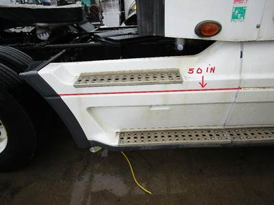 Freightliner Columbia Right Fairing for a Freightliner COLUMBIA 120