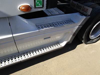 Freightliner ST120 Left Fairing