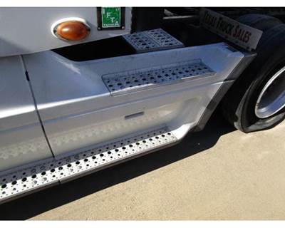 Freightliner ST120 Left Fairing
