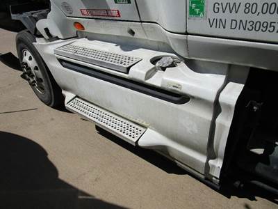 International ProStar Left Fairing