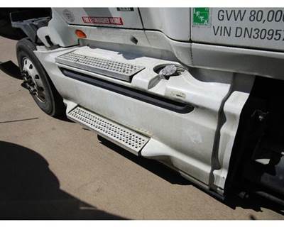 International ProStar Left Fairing