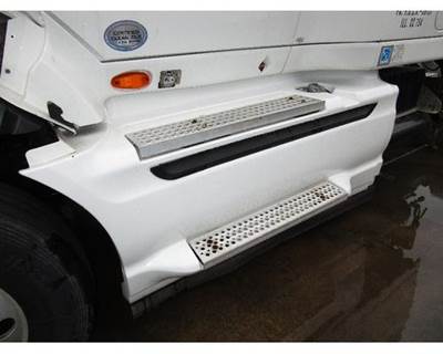 International ProStar Left Fairing