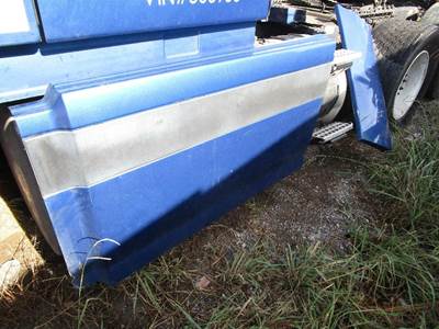 Volvo VNL Left Fairing