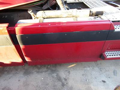 Volvo VNL Left Fairing