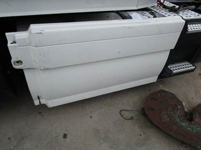 Volvo VNL Left Fairing