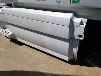 Volvo VNL Right Fairing