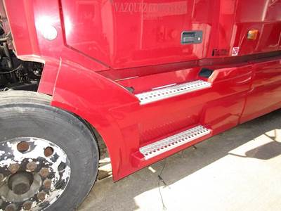 Volvo VNL Left Fairing