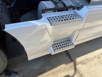 Volvo VNL Right Fairing