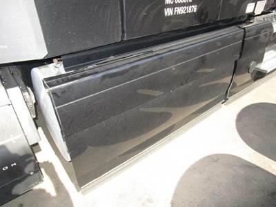 Volvo VNL Right Fairing