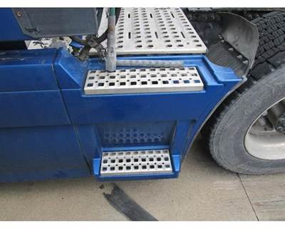 Volvo VNL Left Fairing