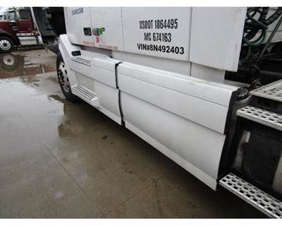 Volvo VNL Left Fairing