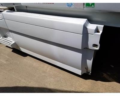 Volvo VNL Right Fairing