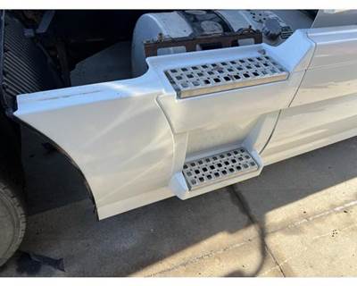Volvo VNL Right Fairing