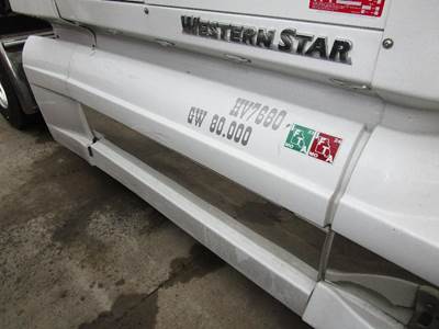 Western Star 5700 Right Fairing for a Western Star TR 5700