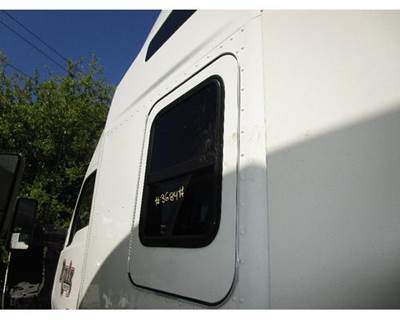 Kenworth T680 Left Sleeper Door for a Kenworth T700