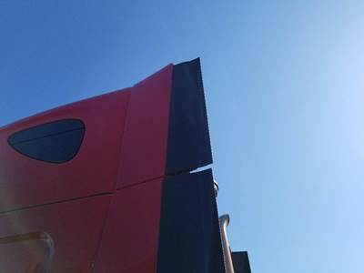 Freightliner Cascadia Left Sleeper Fairing for a Freightliner CASCADIA 125