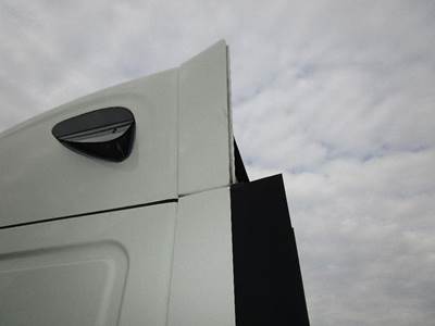 Freightliner Cascadia Left Sleeper Fairing for a Freightliner CASCADIA 125