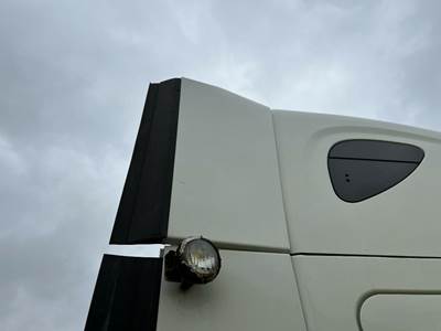 Freightliner Cascadia Right Sleeper Fairing for a Freightliner CASCADIA 125