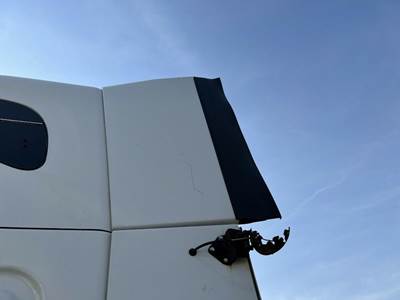 Freightliner Cascadia Left Sleeper Fairing for a Freightliner CASCADIA 125