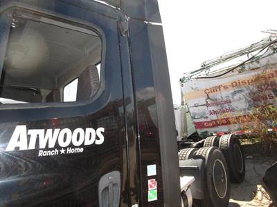 Freightliner Cascadia Left Sleeper Fairing for a Freightliner CASCADIA 125